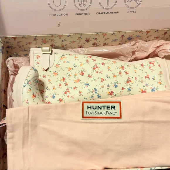 LoveShackFancy x Hunter Collab Floral Rain Boots with Pink Patchwork NEW IN BOX - Picture 7 of 7